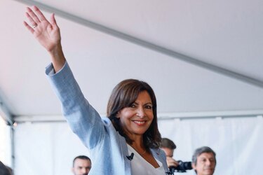 La alcaldesa de París se lanza a la carrera por presidir Francia