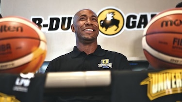Michael Hicks vuelve a jugar en el baloncesto panameño