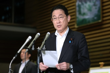 Observan tsunami de hasta medio metro tras terremoto de 7.1 en Japón, que deja 9 heridos