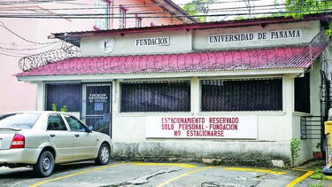 Grupo universitario exige justicia a la procuradora