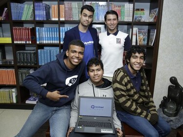 Jóvenes apuestan por nuevo modelo de aprendizaje