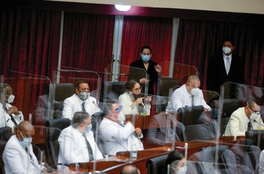 Diputados aplazan la elección de las comisiones para hoy