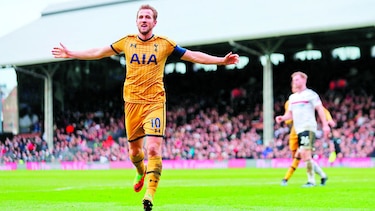 Tottenham y United avanzaron