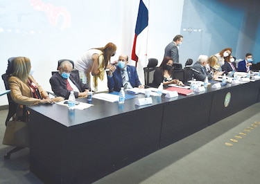 Reformas, a espaldas del pueblo y a la talla de los diputados, otra vez