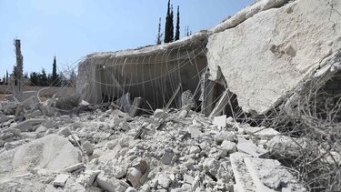 Unos 200 cuerpos hallados en fosa común cerca de ciudad siria de Raqa