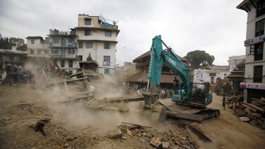 Fuerte sismo mata a cientos de personas, la mayoría en Nepal