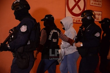 Teresina Vigil es llevada a revisión médica al Santo Tomás; aún no hay fecha para la audiencia