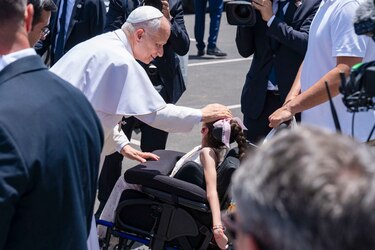 El papa a Europa: ‘No se puede hablar de dignidad y dejar que los mares sean cementerios’