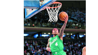Thomas guía a los Celtics sobre los Knicks