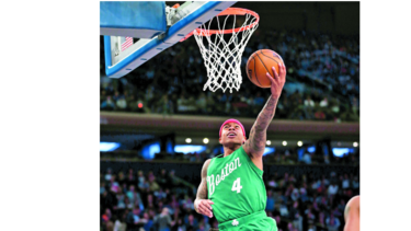 Thomas guía a los Celtics sobre los Knicks