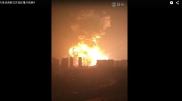Video: Explota cargamento de explosivos en el norte de China: hay cientos de heridos