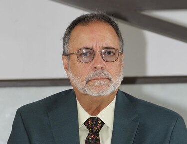 Ratifican a Eduardo Valdés Escoffery como magistrado del Tribunal Electoral hasta diciembre de 2025.