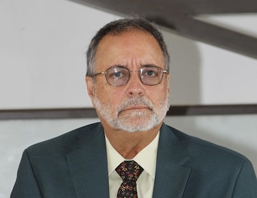 Ratifican a Eduardo Valdés Escoffery como magistrado del Tribunal Electoral hasta diciembre de 2025.