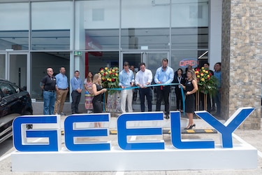 Autos Geely llega a La Chorrera