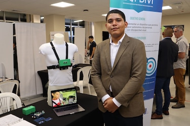 Estudiante de la UTP desarrolla dispositivo para personas con discapacidad visual  