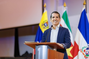 Rómulo Roux propone triplicar la cantidad de turistas que visitan Panamá cada año