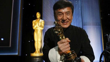 Hollywood homenajea a Jackie Chan con la mirada puesta en Trump
