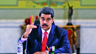 Frenan decreto de Nicolás Maduro