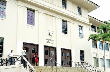 Tribunal ratifica condena a juez civil por abuso de autoridad