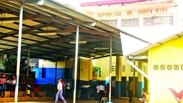 Reubicarán a mil 500 escolares por riesgos
