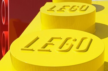 Una computadora sólo con Lego y circuitos