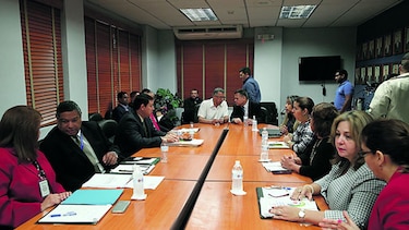 Comisión gestionará recursos para cirugías