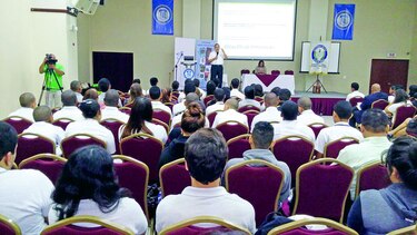 Dos certámenes para estudiantes