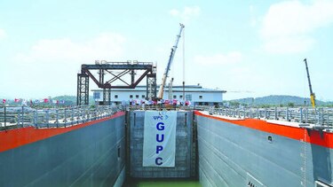 Obreros del Suntracs paralizan ampliación del Canal de Panamá