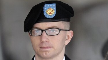 Manning, el informante de WikiLeaks, abre cuenta en Twitter desde la cárcel