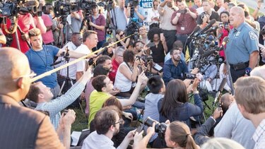 Tirador mata a cinco personas en un periódico en Estados Unidos