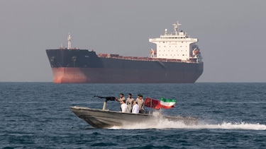 El desafío de Irán a Estados Unidos al ampliar el área del estrecho de Ormuz que considera bajo su control militar