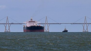 Qué es la flota de buques fantasma por la que se acusa a Venezuela de burlar las sanciones para exportar su petróleo