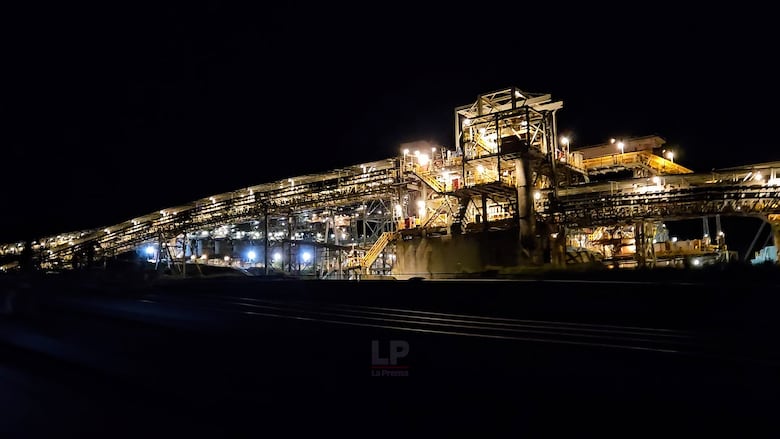 ¿Qué sucede dentro de la mina de Donoso?