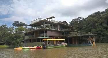 Turismo en aguas del Canal genera conflicto
