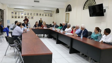 Ministra Turner se reúne con miembros de la Concertación Nacional para el Desarrollo