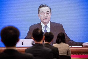 China pone en marcha acuerdo con Irán 