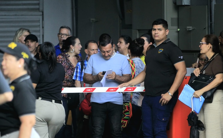 Extranjeros piden más tiempo para actualizar datos en Migración