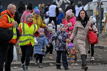Acnur reporta más de 1.5 millones de refugiados ucranianos por la invasión de Rusia