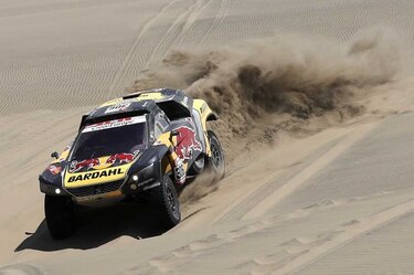 Cuarta victoria de Loeb y liderato de Al-Attiyah en el Dakar