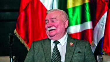Walesa habría sido espía, denuncian