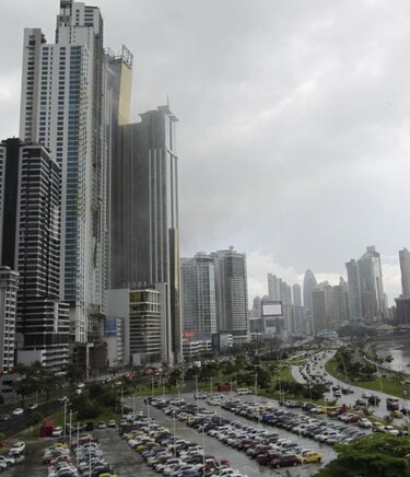 Estudian el desarrollo logístico y financiero de Panamá en foro con la UE