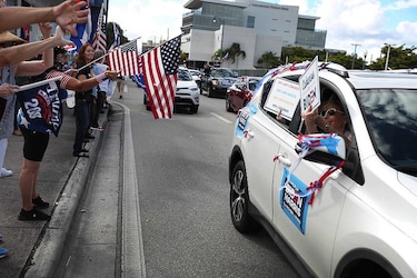 Con insultos y ataques, Trump y Biden atizan sus campañas en estados clave