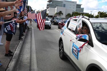 Con insultos y ataques, Trump y Biden atizan sus campañas en estados clave