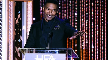 Jamie Foxx rescata a conductor de carro en llamas