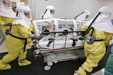 Tercer estadounidense con ébola está ‘seriamente enfermo’