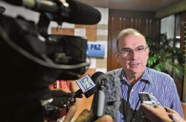 Gobierno y FARC amplían diálogo