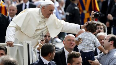 El papa pide que los padres se impliquen plenamente en la educación de hijos