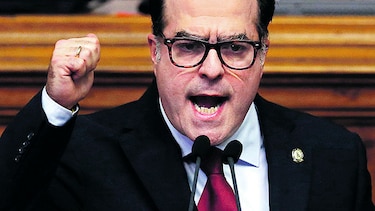 Cuestionan movidas de Goldman Sachs