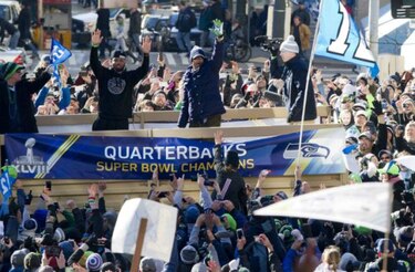Seattle recibe a los campeones de la NFL, los Seahawks