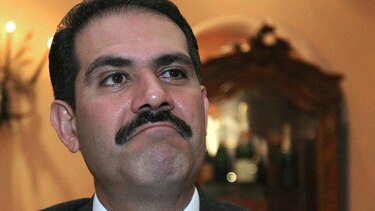 México: Se entrega exgobernador sospechoso de corrupción